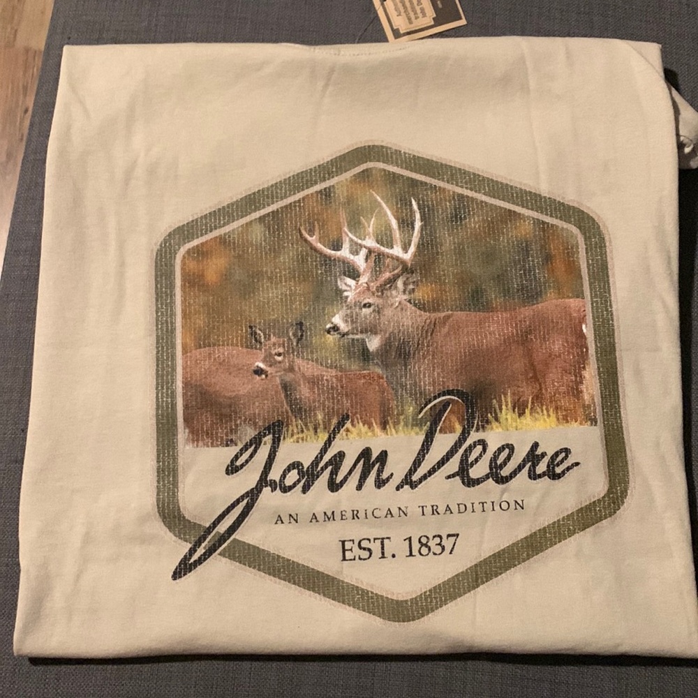 John Deere Short Sleeve T-Shirt Size XL NWT Mens